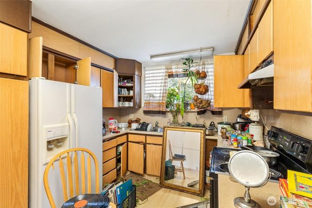 1613 24th Avenue, Seattle, WA 98122
