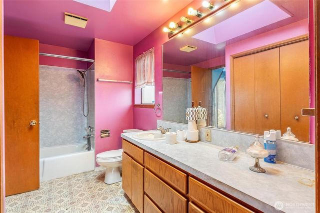 1613 24th Avenue, Seattle, WA 98122