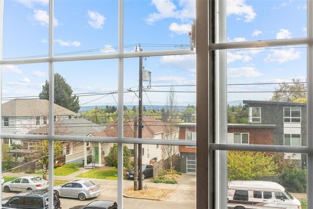 1613 24th Avenue, Seattle, WA 98122