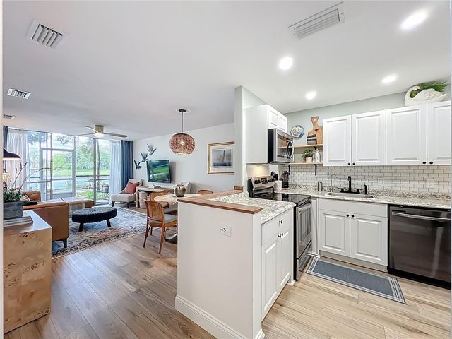 1100 DELANEY AVENUE F106, Orlando, FL 32806