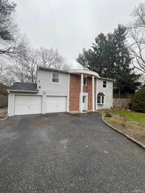 15 Beach Avenue, Port Jefferson, NY 11776