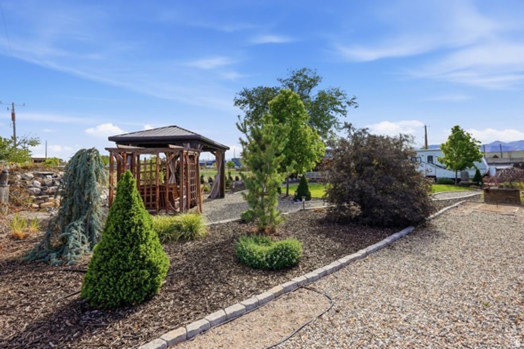 Image 35 of property listing at 5533 W JANETTE AVE, West Valley City, UT 84120