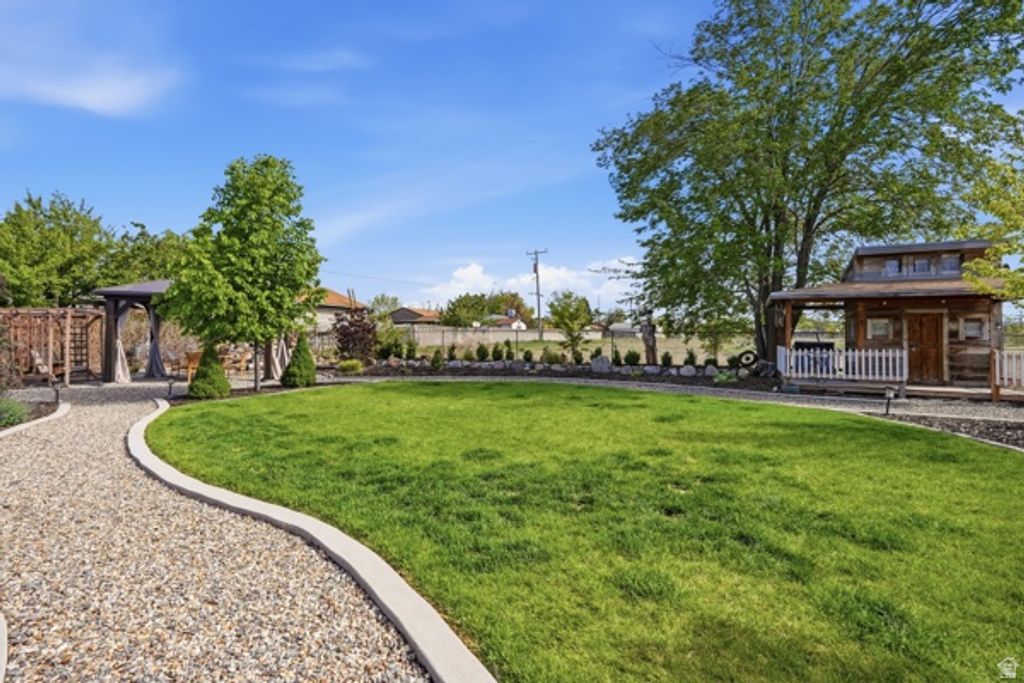 Image 36 of property listing at 5533 W JANETTE AVE, West Valley City, UT 84120