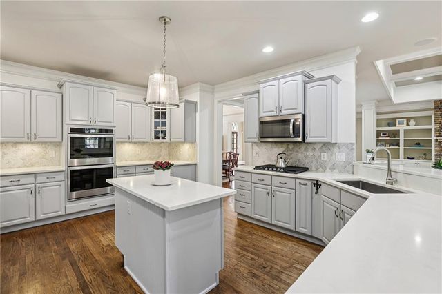 654 Windsor Parkway, Sandy Springs, GA 30342