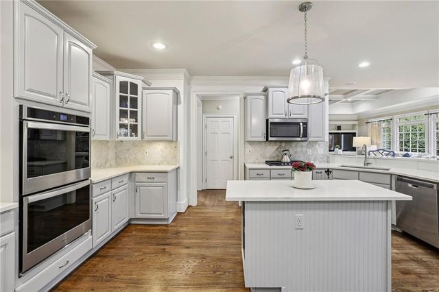 654 Windsor Parkway, Sandy Springs, GA 30342