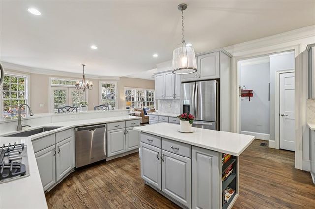 654 Windsor Parkway, Sandy Springs, GA 30342