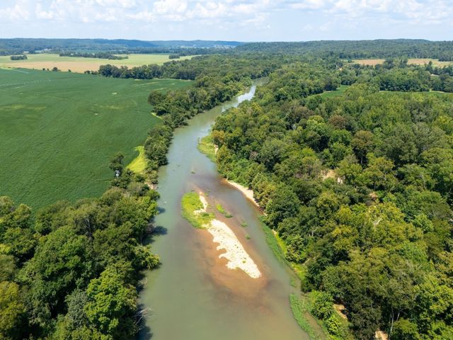 885 Dyer Rd, Hurricane Mills, TN 37078