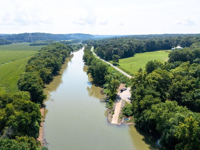 885 Dyer Rd, Hurricane Mills, TN 37078