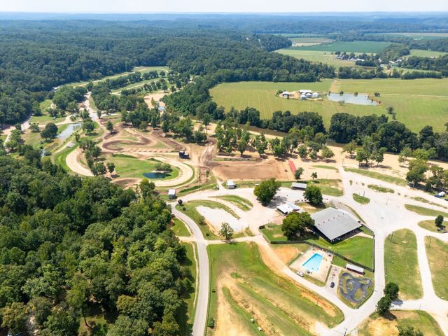 885 Dyer Rd, Hurricane Mills, TN 37078