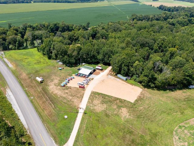 885 Dyer Rd, Hurricane Mills, TN 37078