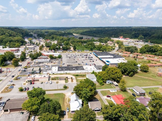 885 Dyer Rd, Hurricane Mills, TN 37078