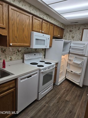 3524 Bayberry Place, Oregon, OH 43616