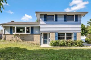 6087 Oakwood LANE W, Greendale, WI 53129