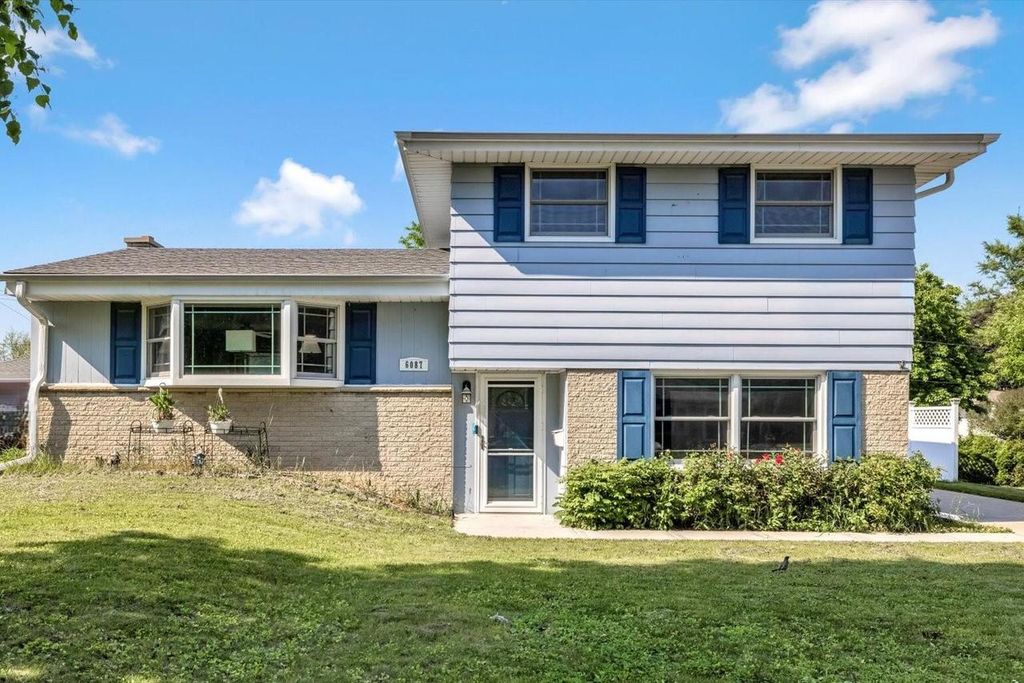 6087 Oakwood LANE W, Greendale, WI 53129