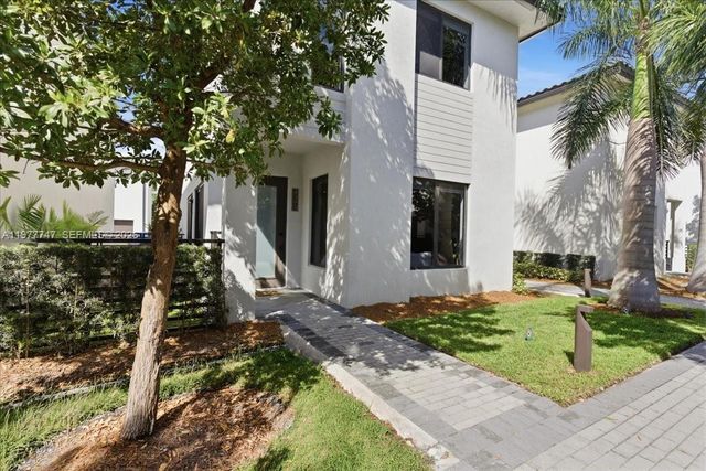 4395 NW 80th Court, Doral, FL 33166