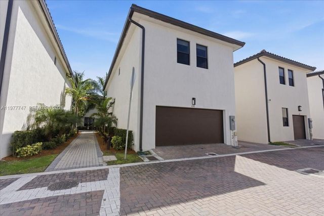 4395 NW 80th Court, Doral, FL 33166