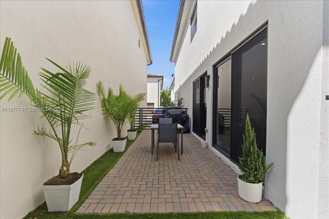 4395 NW 80th Court, Doral, FL 33166
