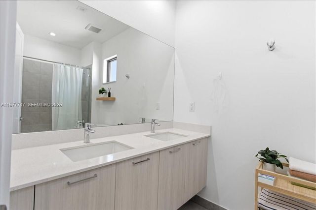 4395 NW 80th Court, Doral, FL 33166