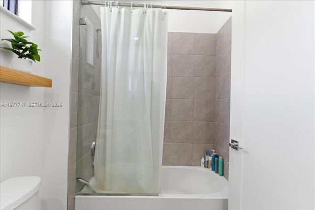 4395 NW 80th Court, Doral, FL 33166