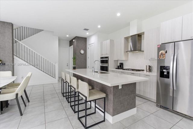 4395 NW 80th Court, Doral, FL 33166