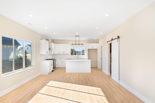 5900 HUNTINGTON CT, Columbia, MO 65202