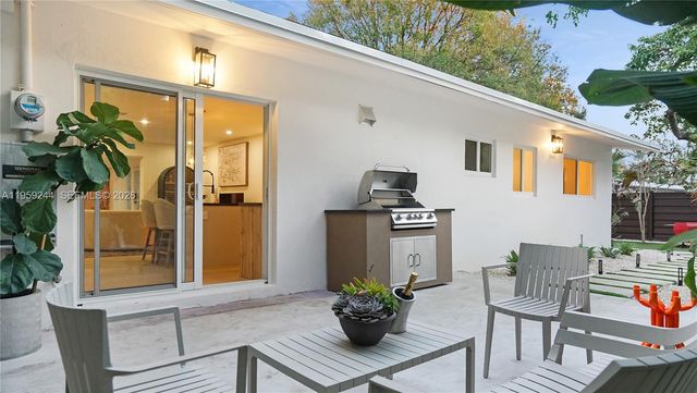 2749 NE 10th Ave, Wilton Manors, FL 33334