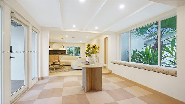 2749 NE 10th Ave, Wilton Manors, FL 33334