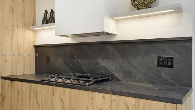 2749 NE 10th Ave, Wilton Manors, FL 33334