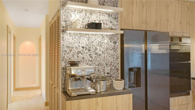 2749 NE 10th Ave, Wilton Manors, FL 33334