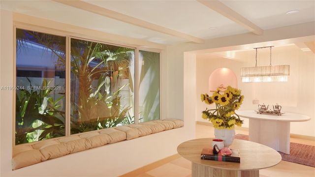 2749 NE 10th Ave, Wilton Manors, FL 33334