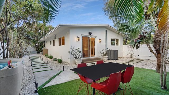 2749 NE 10th Ave, Wilton Manors, FL 33334