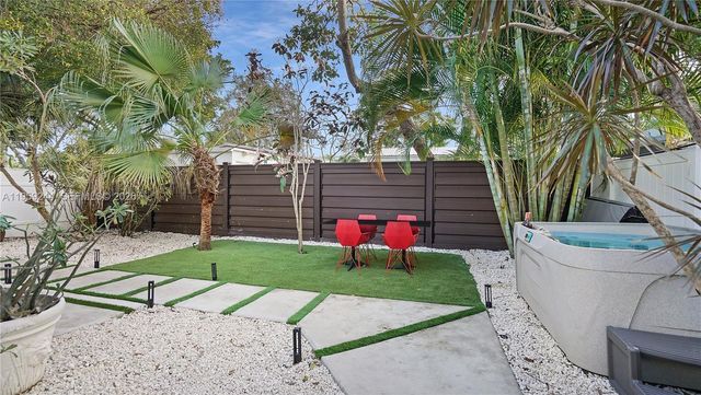2749 NE 10th Ave, Wilton Manors, FL 33334