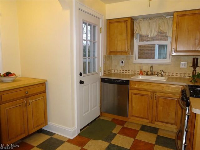 3256 Enderby Road, Shaker Heights, OH 44120