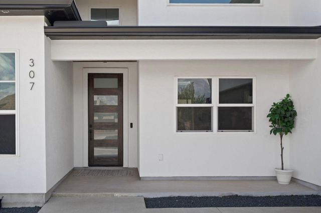 307 Chisholm TRL, Bastrop, TX 78602