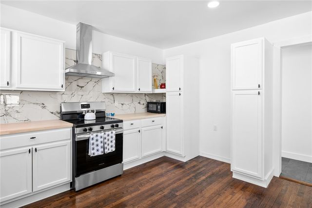 221 S. McCall, Sinton, TX 78387