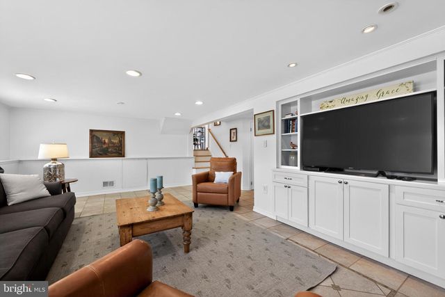 21 BONNIE RAE DR, Hamilton, NJ 08620