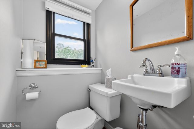21 BONNIE RAE DR, Hamilton, NJ 08620