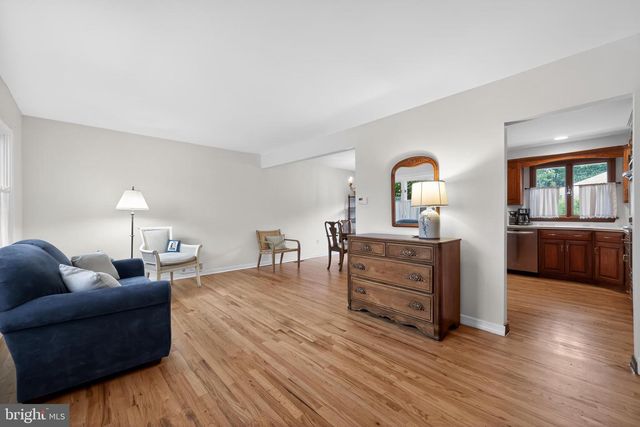 21 BONNIE RAE DR, Hamilton, NJ 08620
