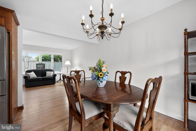 21 BONNIE RAE DR, Hamilton, NJ 08620