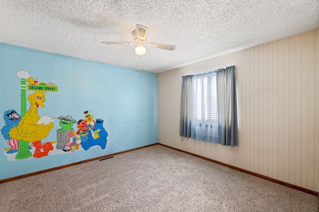 5509 S Topeka Cir, Wichita, KS 67216