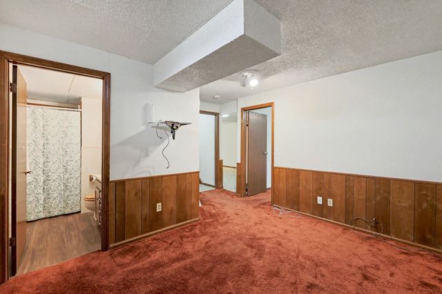 5509 S Topeka Cir, Wichita, KS 67216