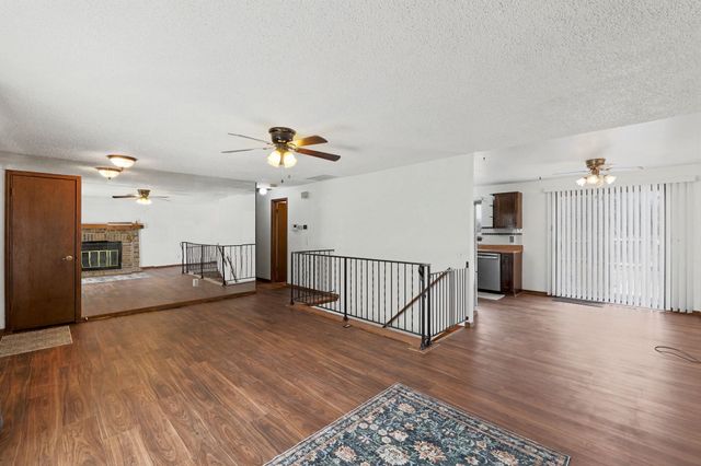5509 S Topeka Cir, Wichita, KS 67216