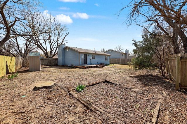 5509 S Topeka Cir, Wichita, KS 67216