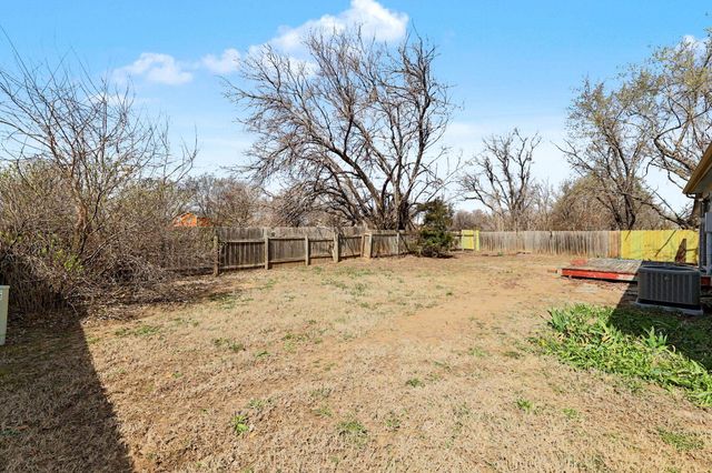 5509 S Topeka Cir, Wichita, KS 67216