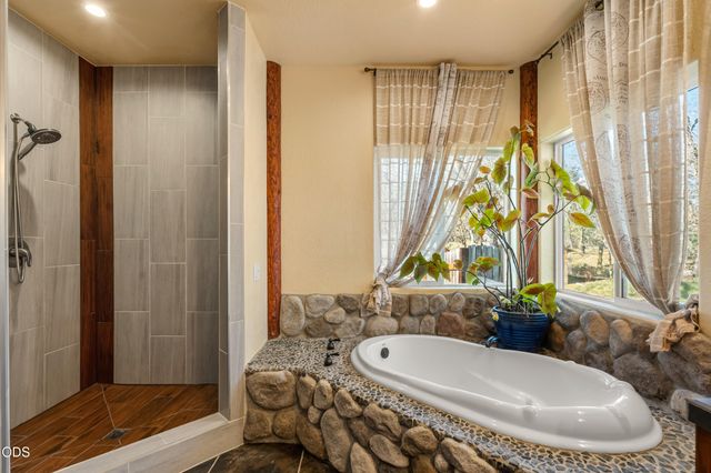 448 Ferry Road, Grants Pass, OR 97526