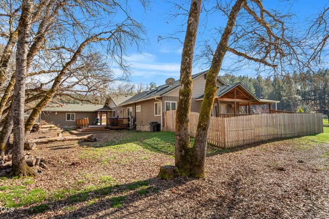 448 Ferry Road, Grants Pass, OR 97526
