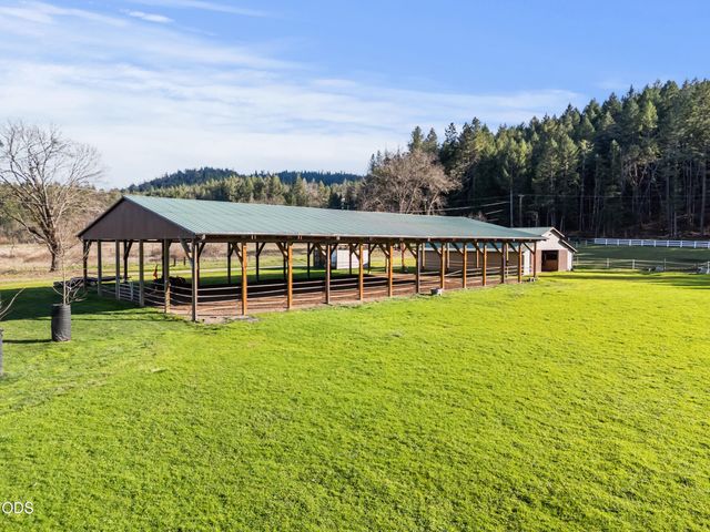 448 Ferry Road, Grants Pass, OR 97526