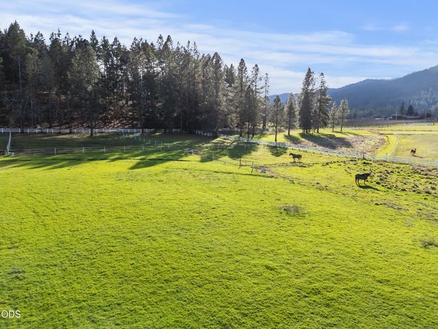 448 Ferry Road, Grants Pass, OR 97526