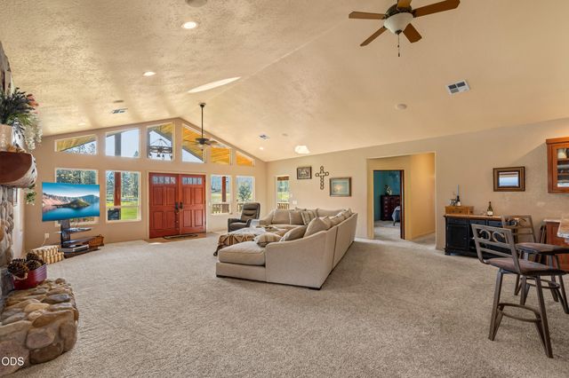 448 Ferry Road, Grants Pass, OR 97526