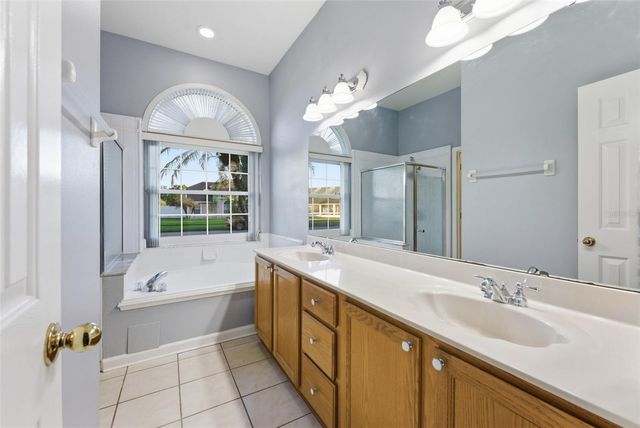 1813 CROSSWELL COURT, Orlando, FL 32837